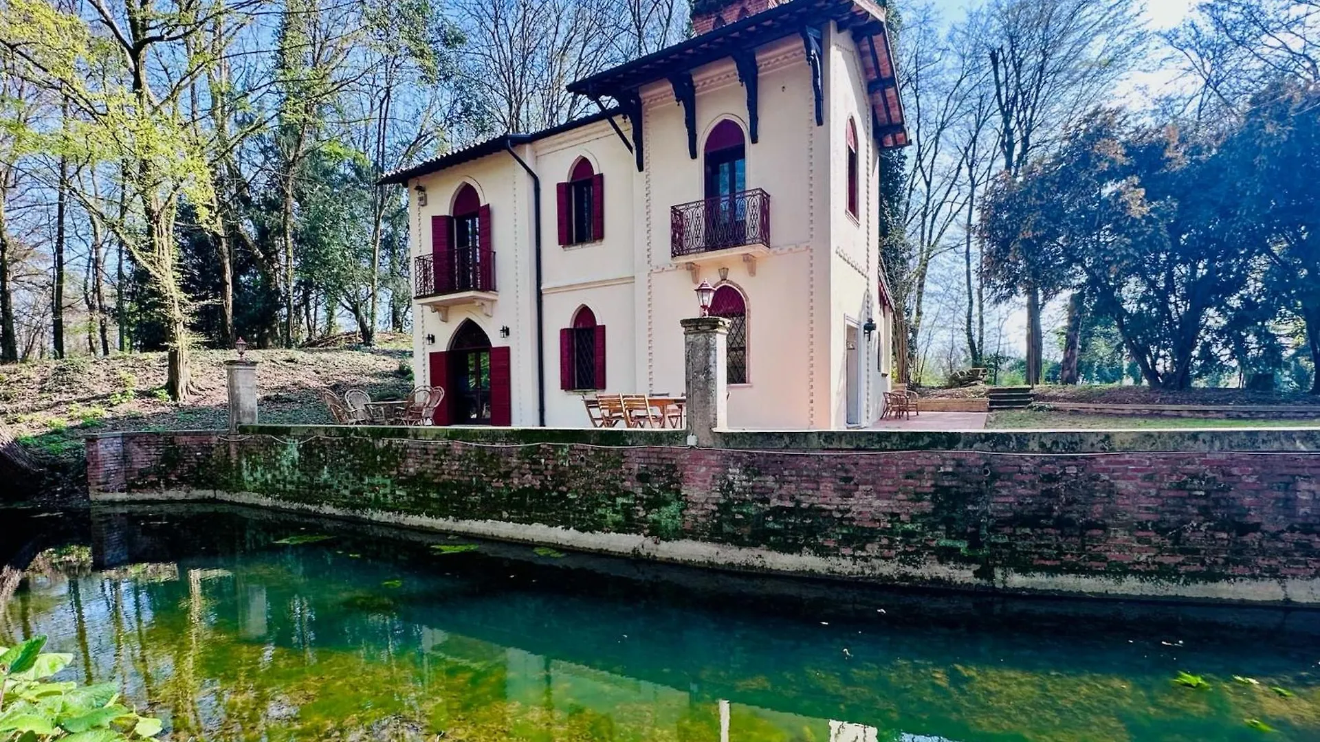 Lake House By Veneto Villa contacts